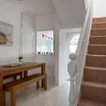 Just Beachy - 2 Bedroom Traditional Cosy Fisherman's