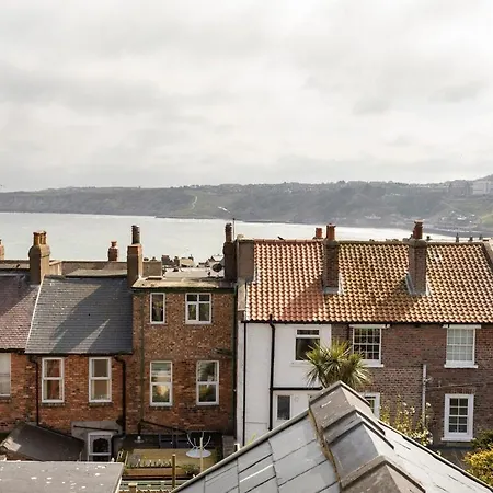 Just Beachy - 2 Bedroom Traditional Cosy Fisherman's Feriehus Scarborough
