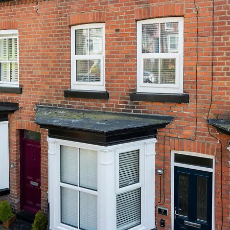 Just Beachy - 2 Bedroom Traditional Cosy Fisherman's *