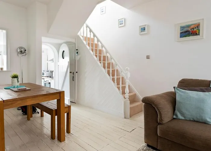 Just Beachy - 2 Bedroom Traditional Cosy Fisherman's