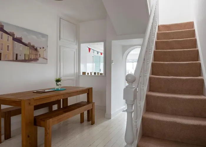 Just Beachy - 2 Bedroom Traditional Cosy Fisherman's