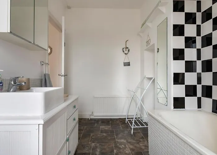 Just Beachy - 2 Bedroom Traditional Cosy Fisherman's بيت للعطل سكرابورو