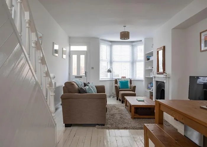 Just Beachy - 2 Bedroom Traditional Cosy Fisherman's بيت للعطل سكرابورو