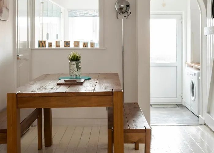 Just Beachy - 2 Bedroom Traditional Cosy Fisherman's بيت للعطل سكرابورو