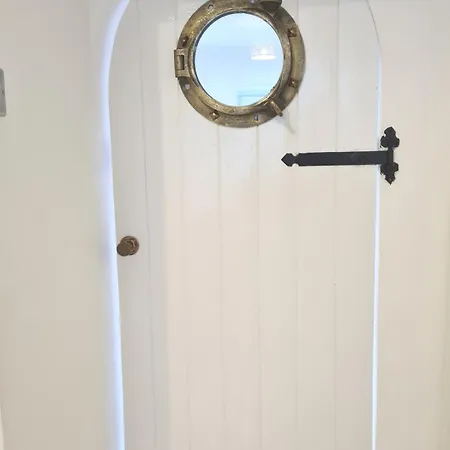 Just Beachy - 2 Bedroom Traditional Cosy Fisherman's Dom wakacyjny *