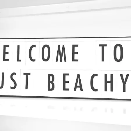 Just Beachy - 2 Bedroom Traditional Cosy Fisherman's * Scarborough